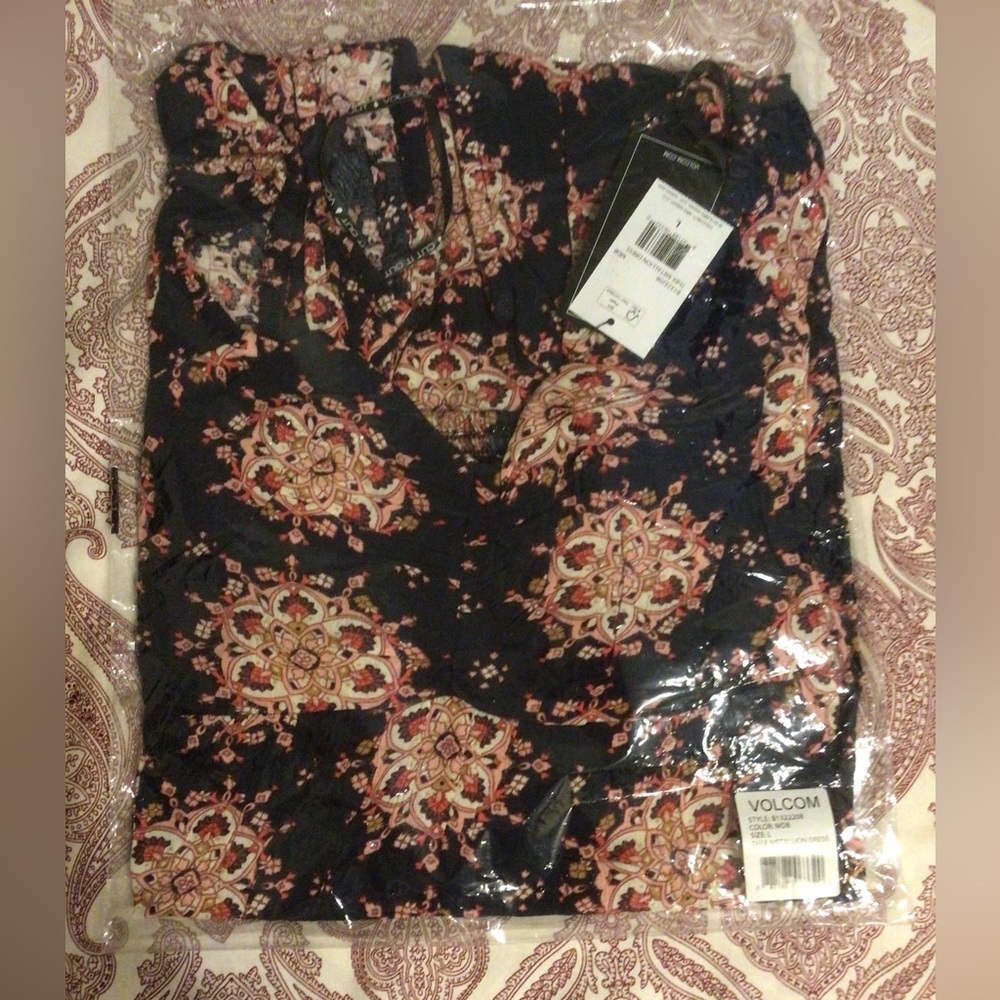 NWT Volcom Thee Metallion Dress - Picture 8 of 8